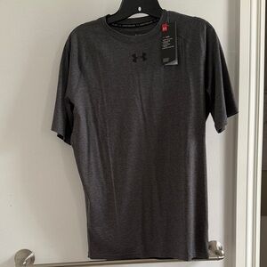 Under Armour Men's Dark Gray Short Sleeve Tee